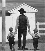 Amish Man with children, Linda Johnson Photography, Linda Johnson Photographs.
