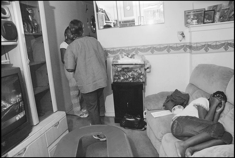 photo of Patricia Rogers and daughter Jazmine, who has autism, Philadelphia, Pennsylvania Linda Johnson Photography, Linda Johnson Photographs