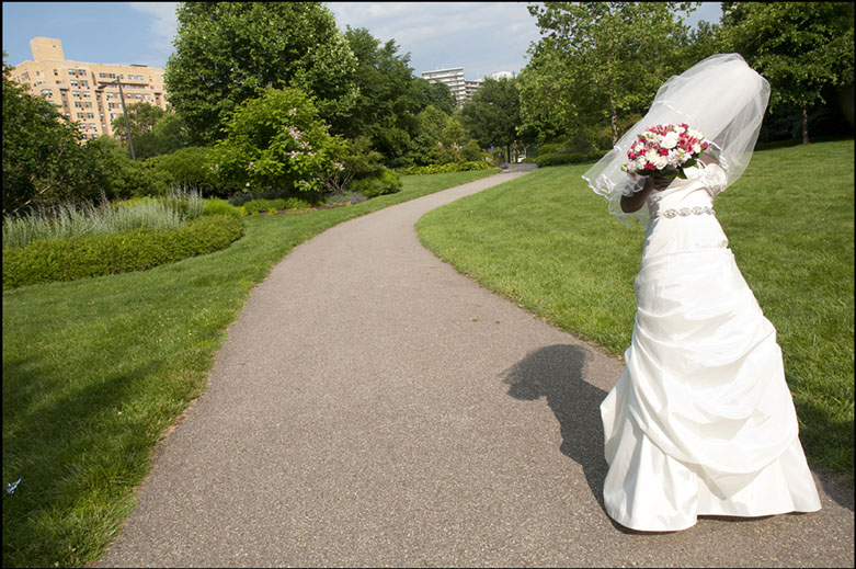 Bride at her wedding, Philadelphia Pennsylvania, Wedding Photography, Linda Johnson Photography, Linda Johnson Photographs.