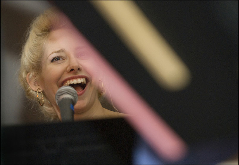 photo of musician Nellie McKay, Delaware Water Gap, Pennsylvania Linda Johnson Photography, Linda Johnson Photographs